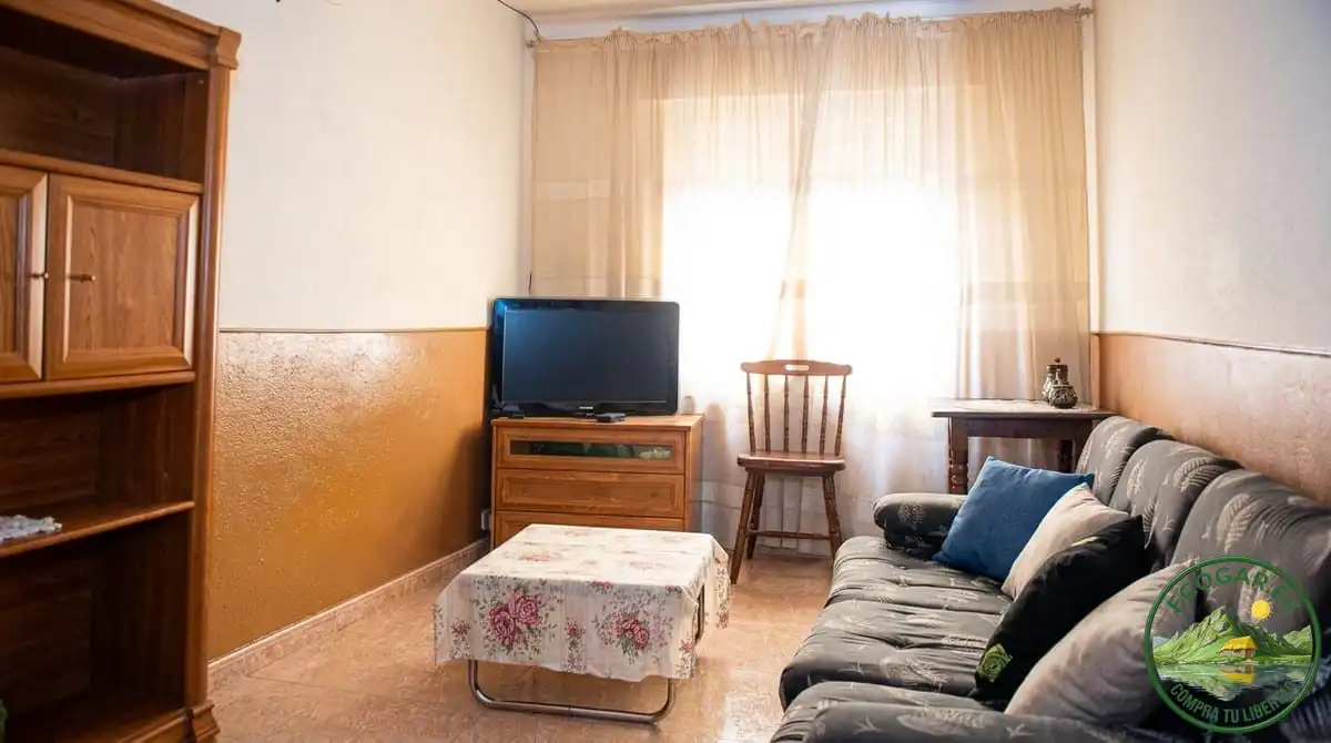 Sala d'estar de Casa o xalet en venda en Congosto amb Moblat