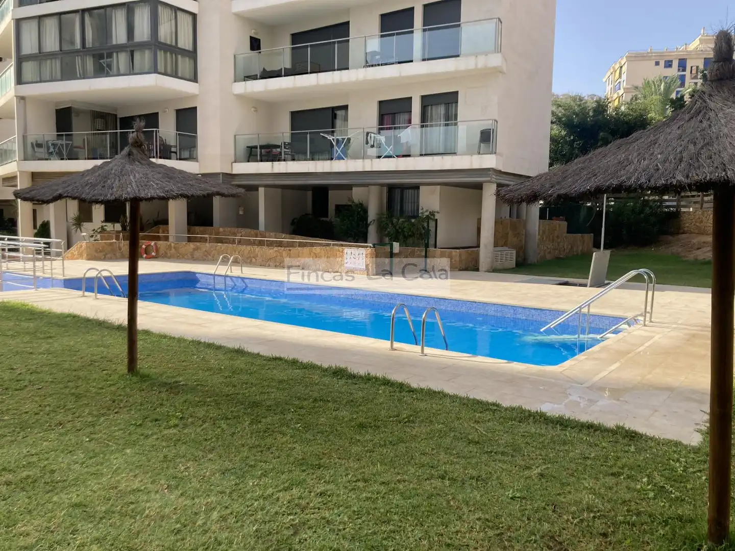 Schwimmbecken von Wohnungen zum Verkauf in Villajoyosa / La Vila Joiosa mit Klimaanlage, Heizung und Terrasse