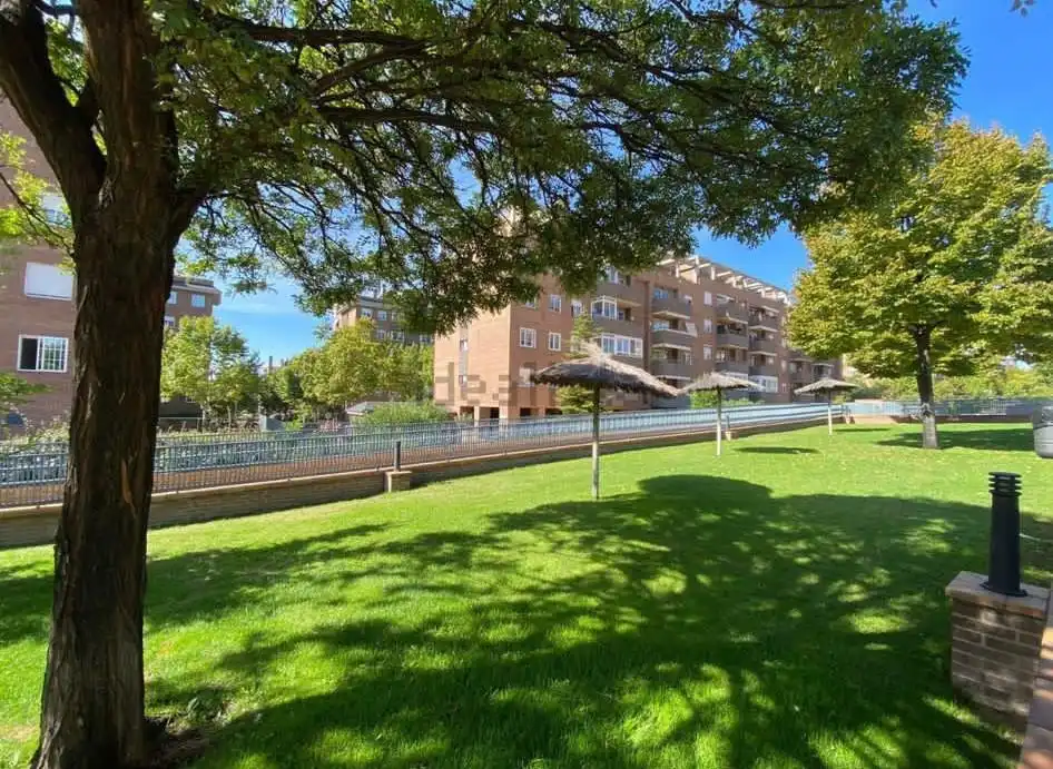 Vista exterior de Pis en venda en San Sebastián de los Reyes amb Aire condicionat, Calefacció i Parquet
