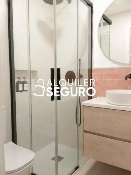 Bathroom of Flat for rent in Las Palmas de Gran Canaria  with Storage room
