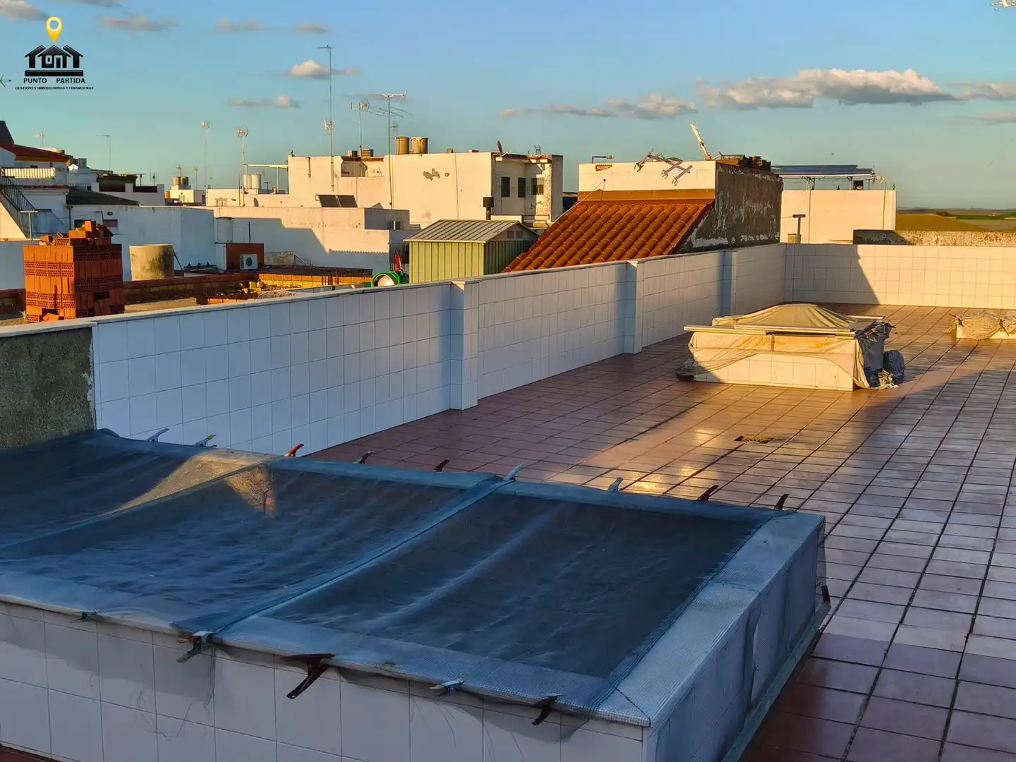 Terrassa de Casa o xalet en venda en Las Cabezas de San Juan amb Balcó