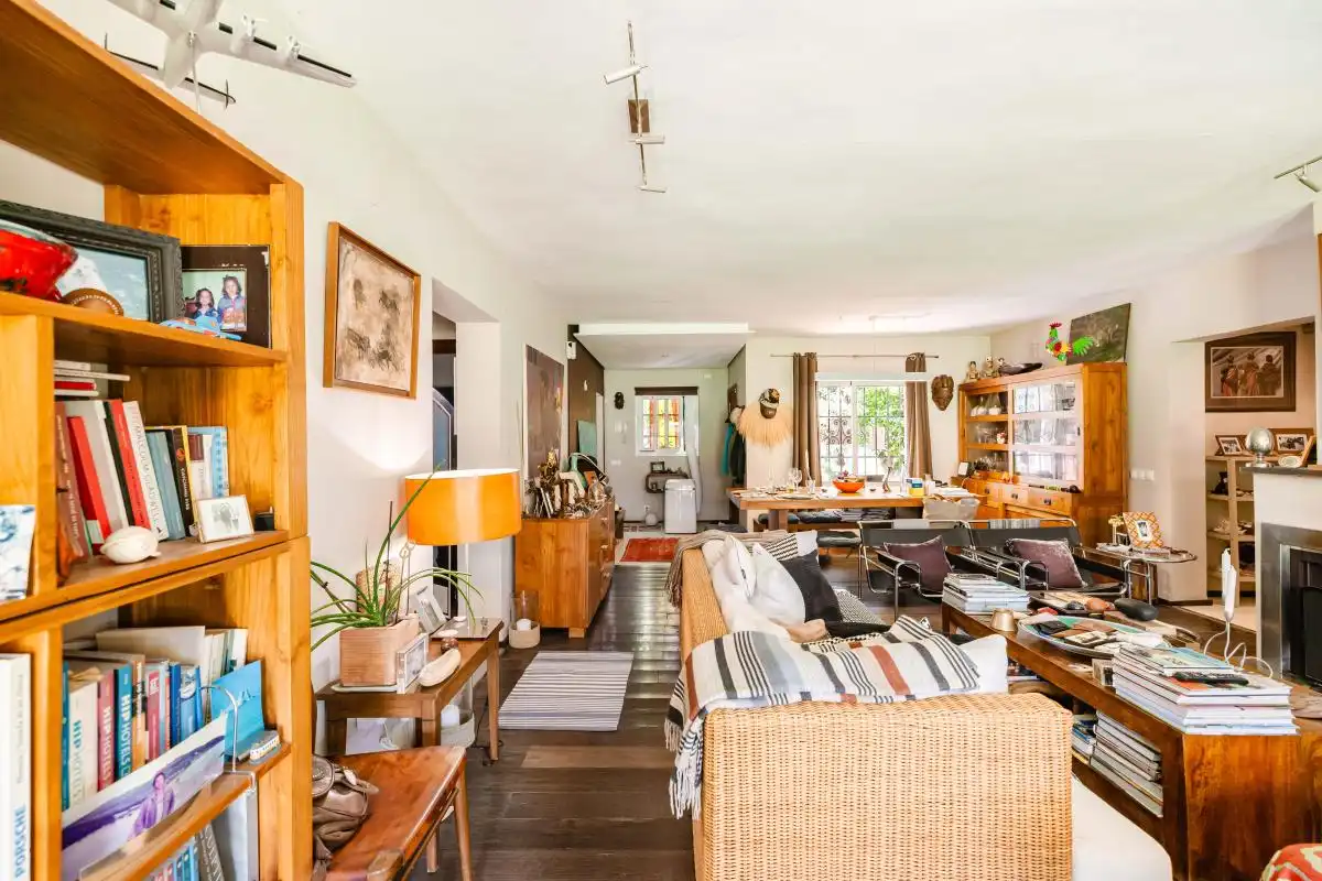 Sala de estar de Casa o chalet en venta en Marbella con Aire acondicionado, Calefacción y Jardín privado