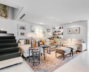 Sala d'estar de Casa o xalet en venda en La Moraleja amb Aire condicionat, Calefacció i Jardí privat