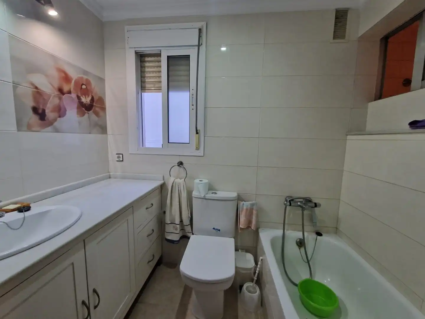 Baño de Piso en venta en Lora del Río con Aire acondicionado y Calefacción