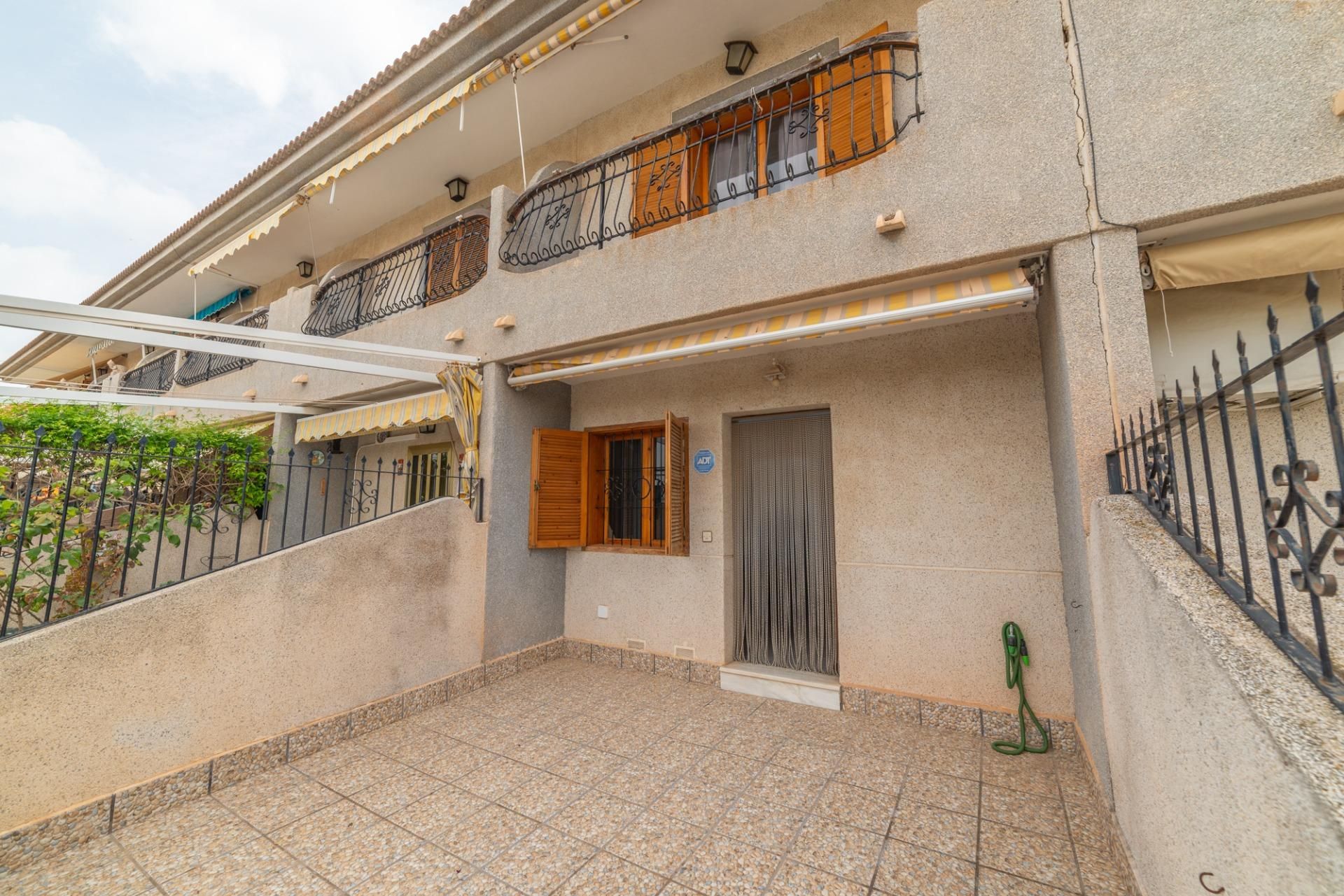 Single-family semi-detached for sale in Los Cuarteros