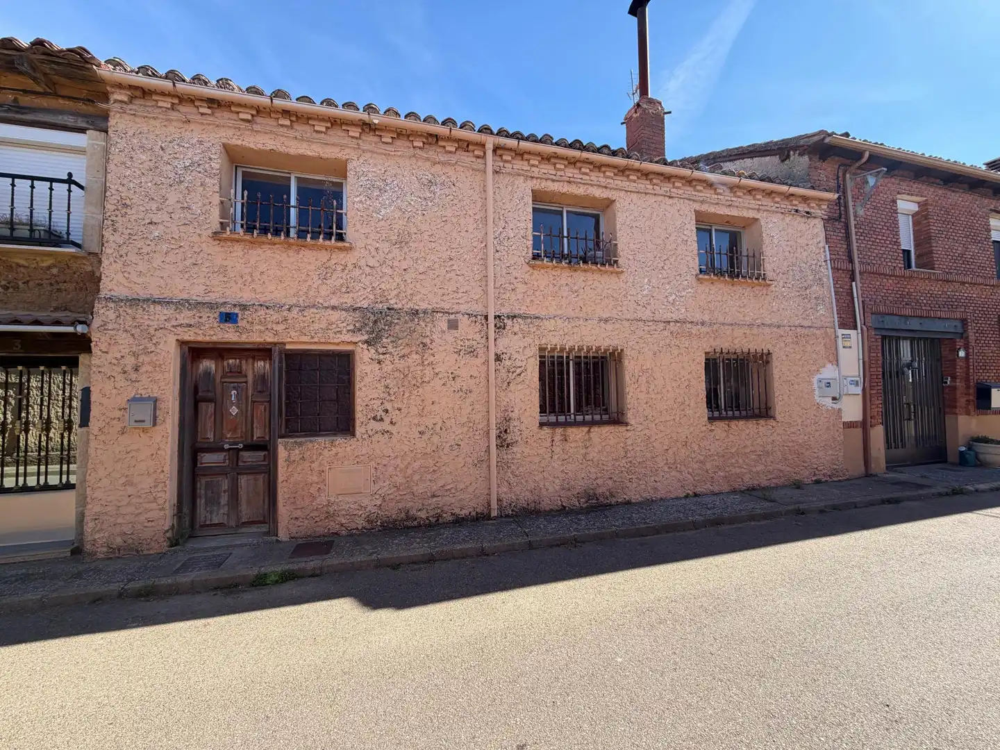 Vista exterior de Casa adosada en venta en Valdefresno