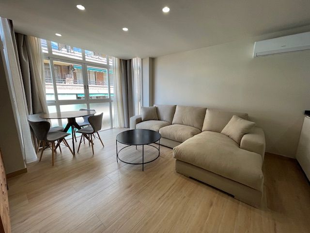 Sala d'estar de Pis de lloguer en Alicante / Alacant amb Aire condicionat, Calefacció i Moblat