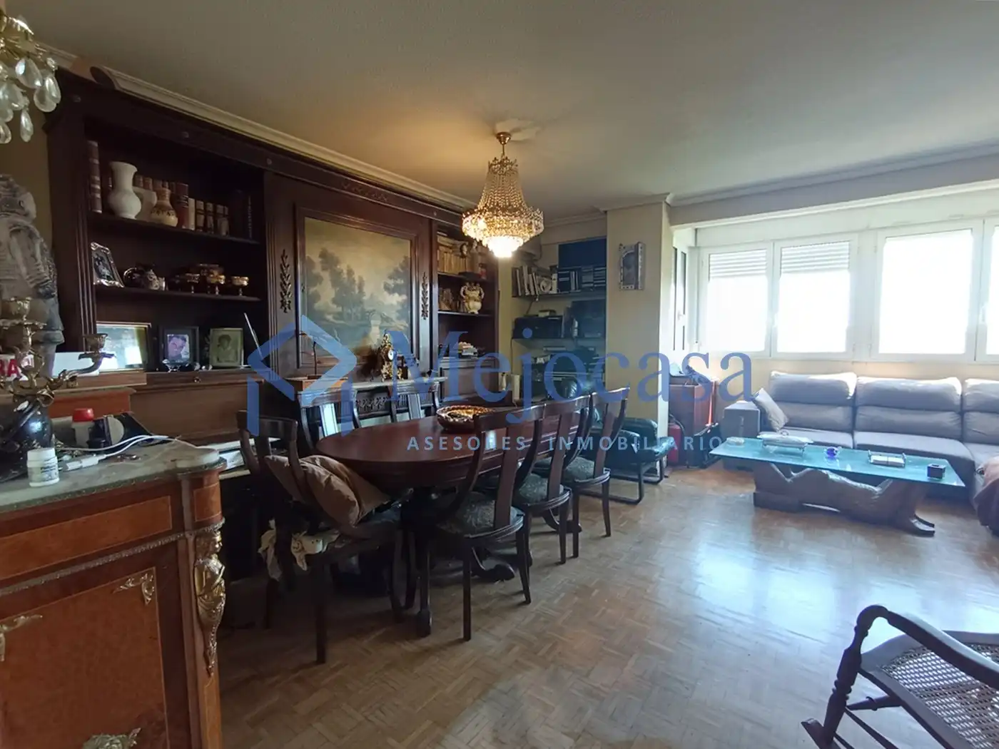 Sala d'estar de Pis en venda en Madrid amb Calefacció, Parquet i Moblat
