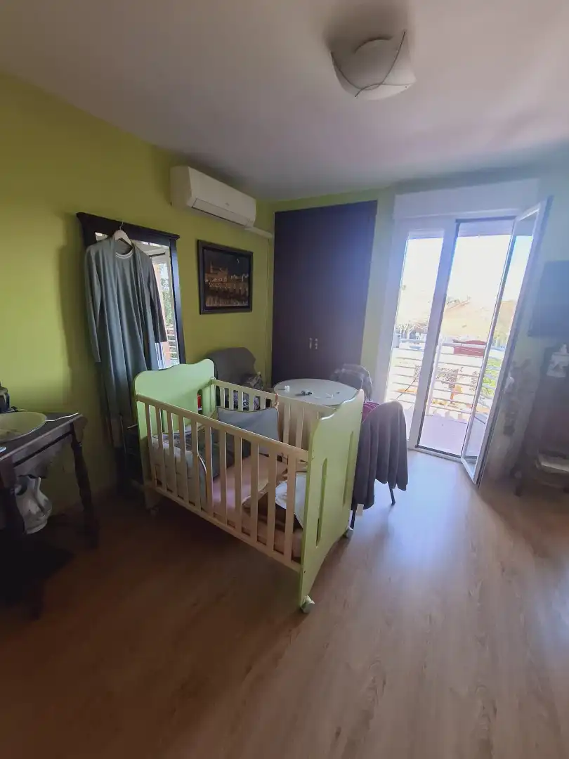 Habitación de Casa adosada en venta en Villaviciosa de Odón con Aire acondicionado, Calefacción y Jardín privado