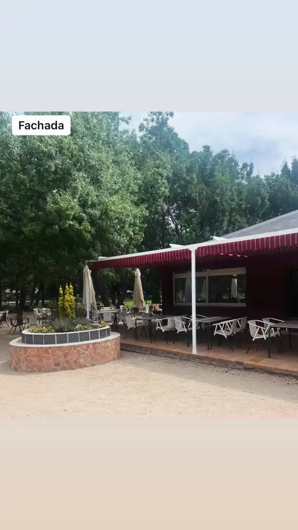 Terrassa de Casa o xalet en venda en Becerril de la Sierra amb Aire condicionat, Calefacció i Jardí privat