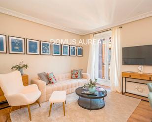 Living room of Flat for sale in  Madrid Capital  with Air Conditioner, Heating and Terrace