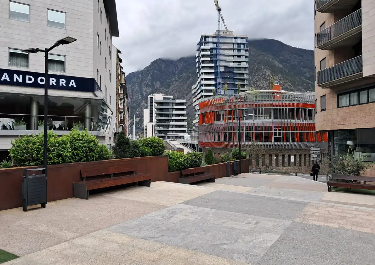 Locale commerciale in cessione a Les Escaldes
