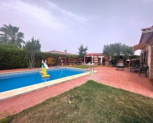 Swimming pool of House or chalet for sale in Almendralejo  with Air Conditioner, Private garden and Swimming Pool