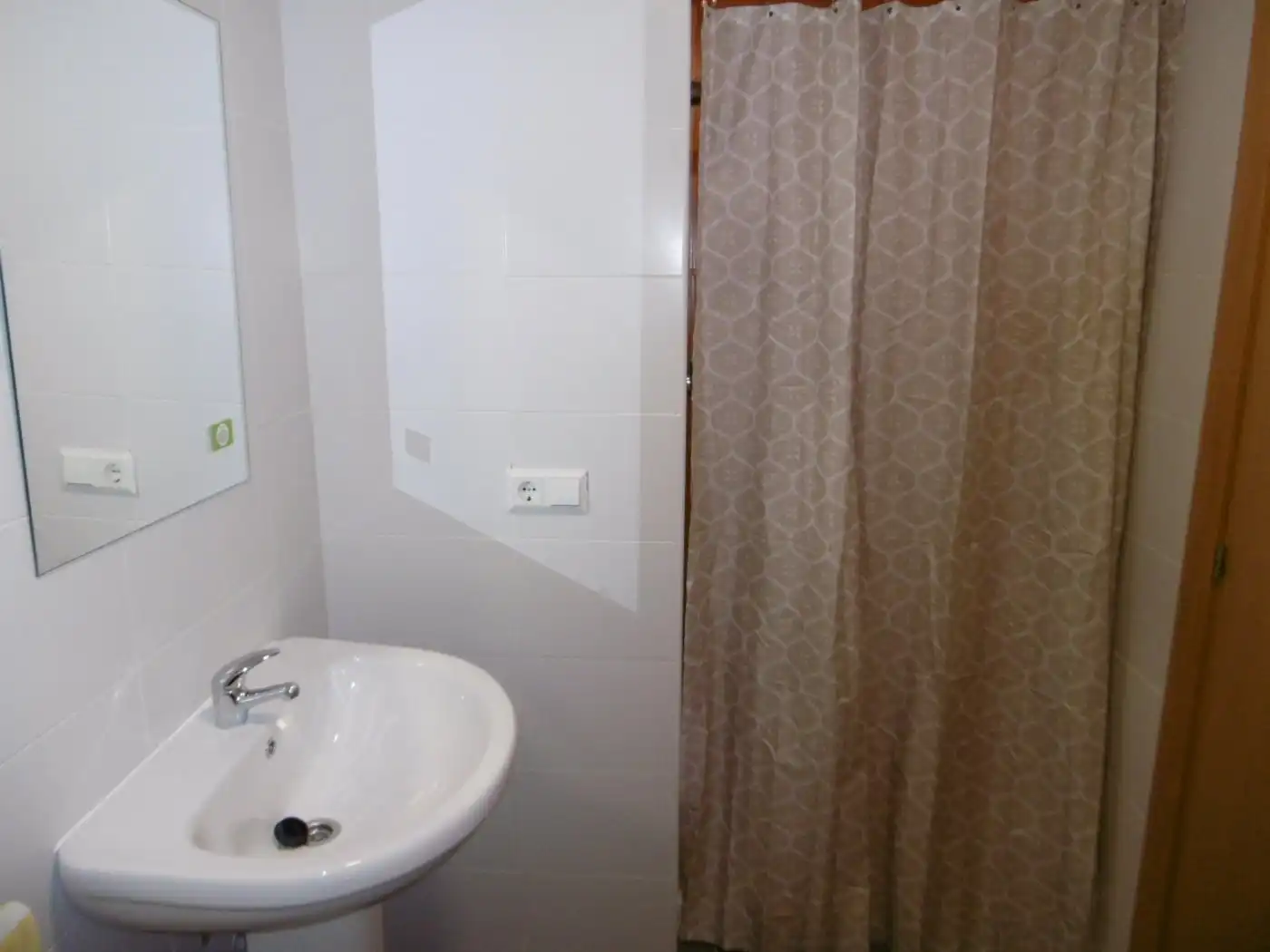 Bathroom of Flat for sale in Vall d'Alba  with Furnished