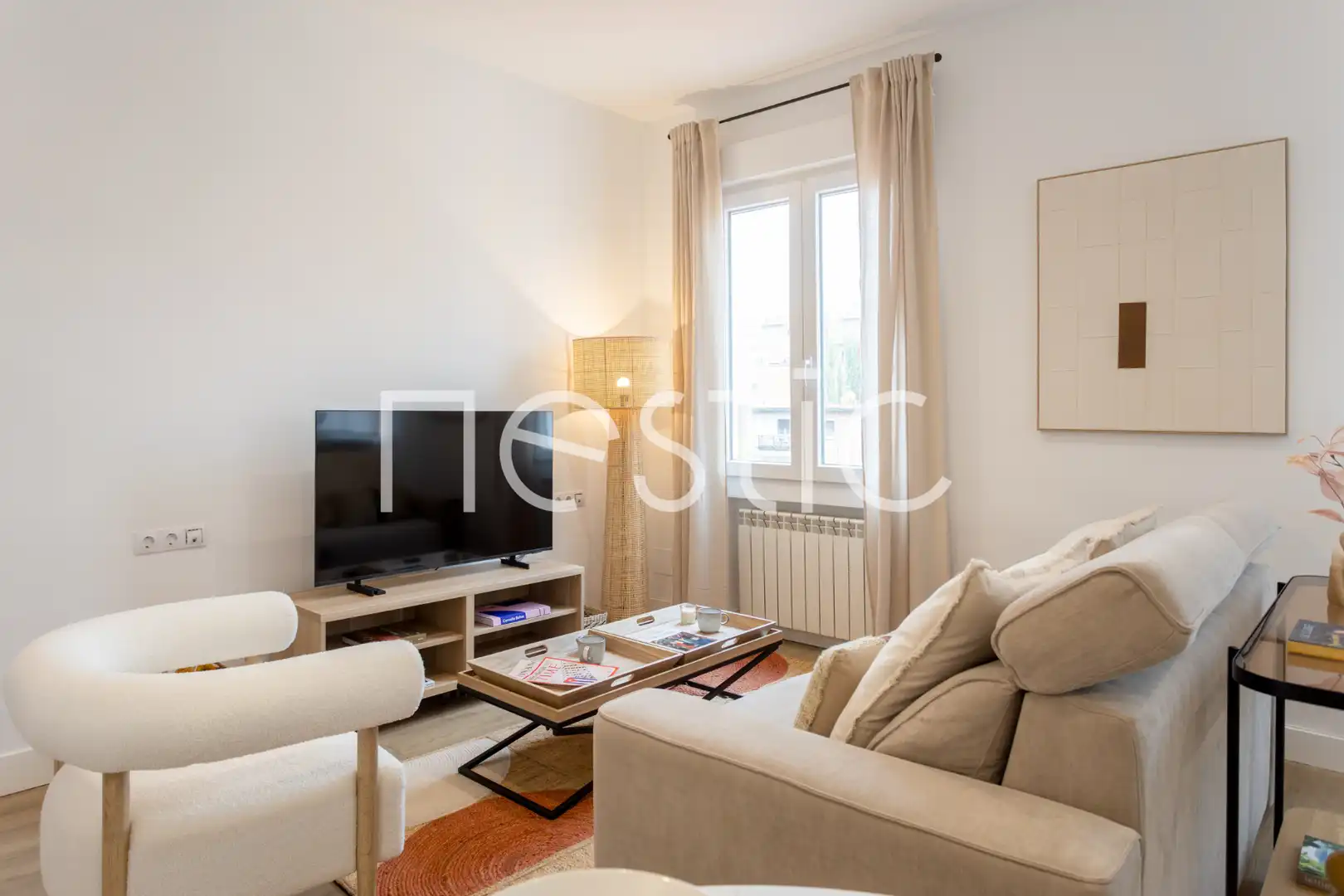 Sala de estar de Apartamento de alquiler en Madrid con Aire acondicionado, Calefacción y Amueblado