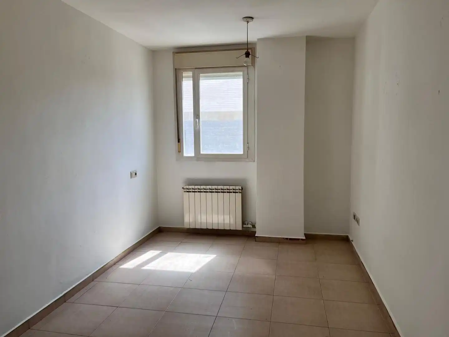 Schlafzimmer von Wohnung zum Verkauf in Sabiñánigo mit Terrasse und Abstellraum