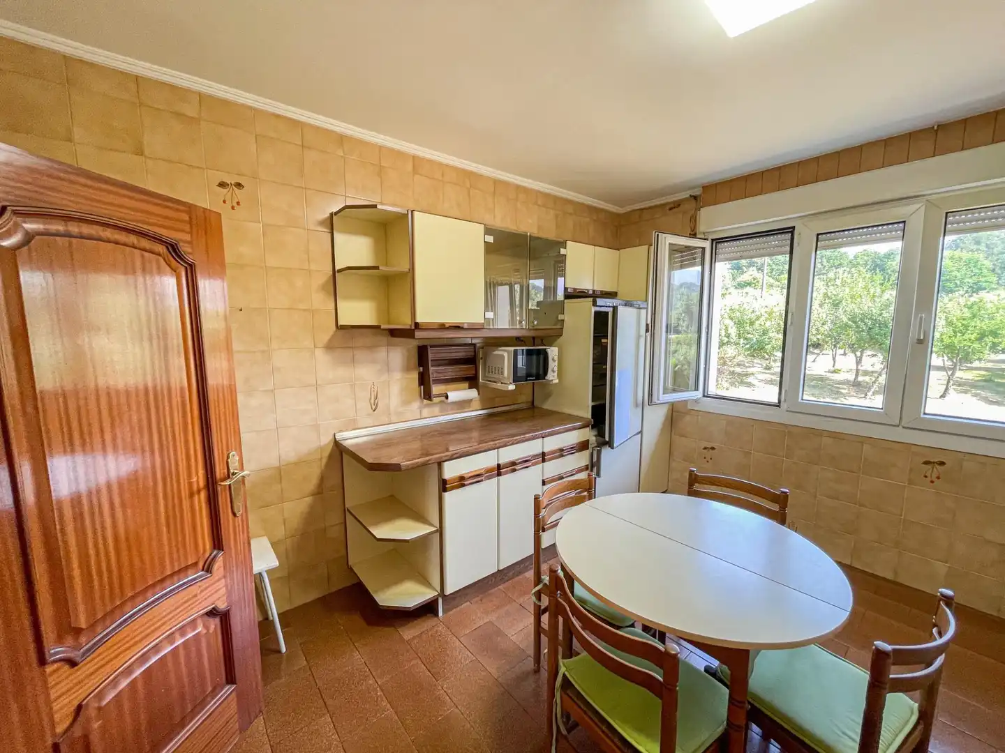 Kitchen of Houses for sale in Abanto y Ciérvana-Abanto Zierbena  with Heating, Private garden and Storage room