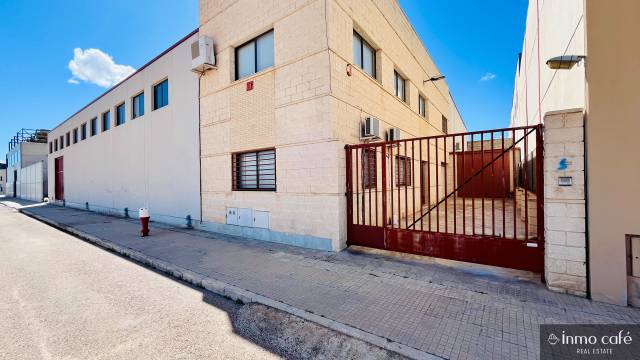 Nave industrial en Venta en Calle Asturias en Monóvar  / Monòver