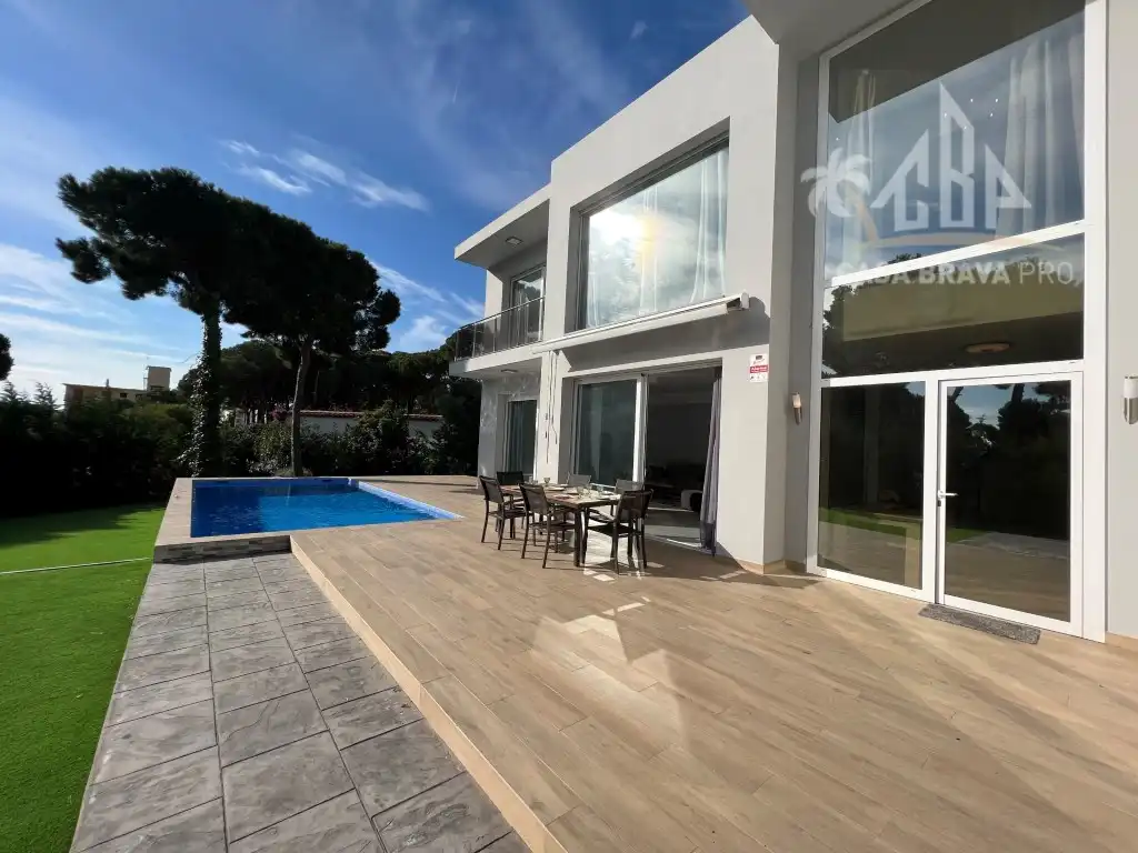 Vista exterior de Casa o xalet en venda en Calonge i Sant Antoni