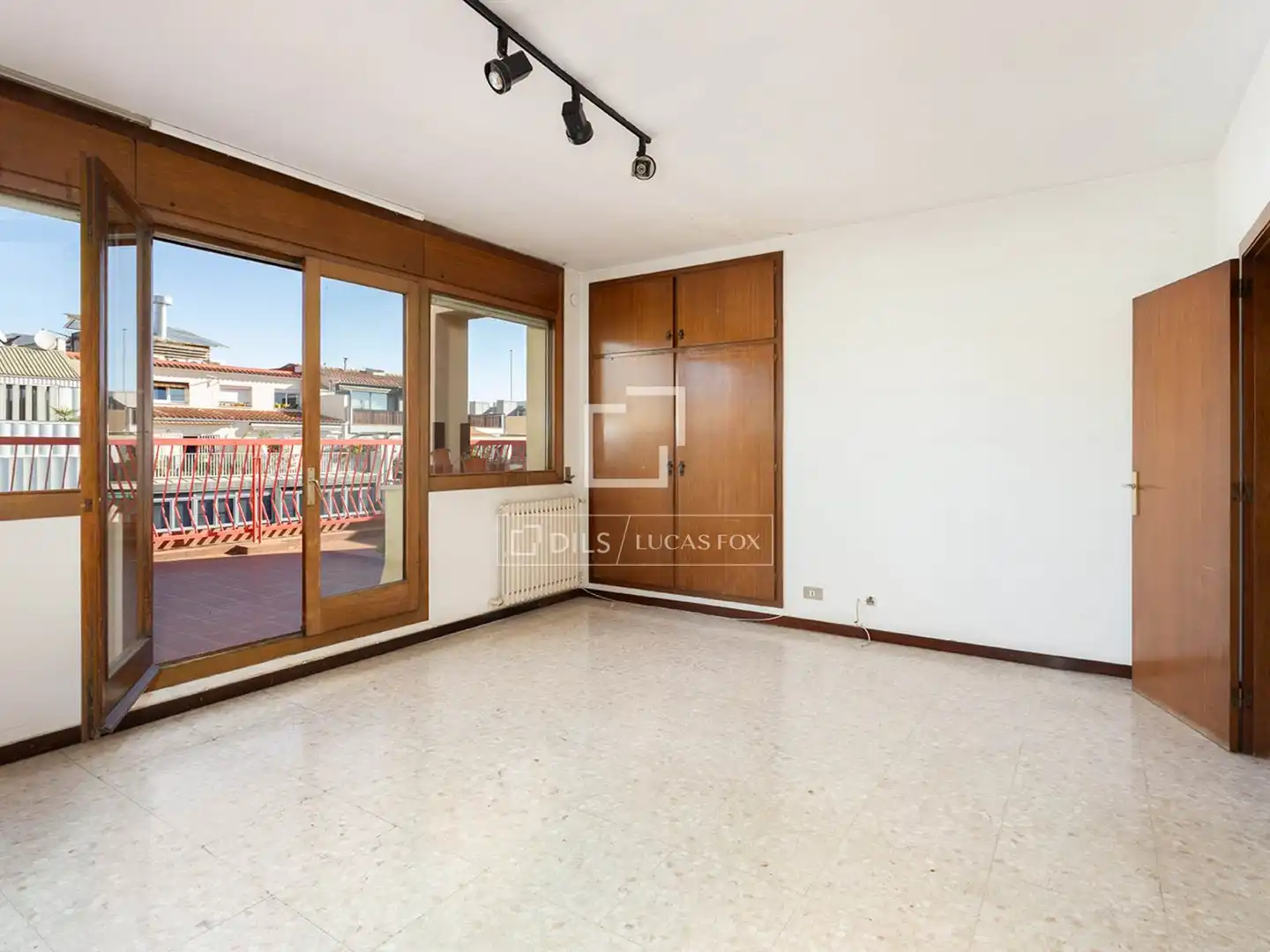 Vista exterior de Àtic en venda en Barcelona amb Terrassa, Piscina i Balcó
