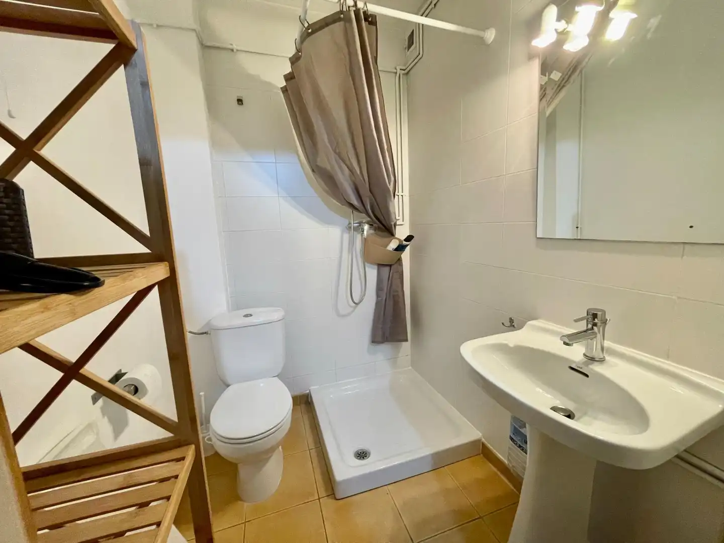 Bathroom of Flat for rent in Alcalá de la Selva  with Heating, Terrace and Storage room