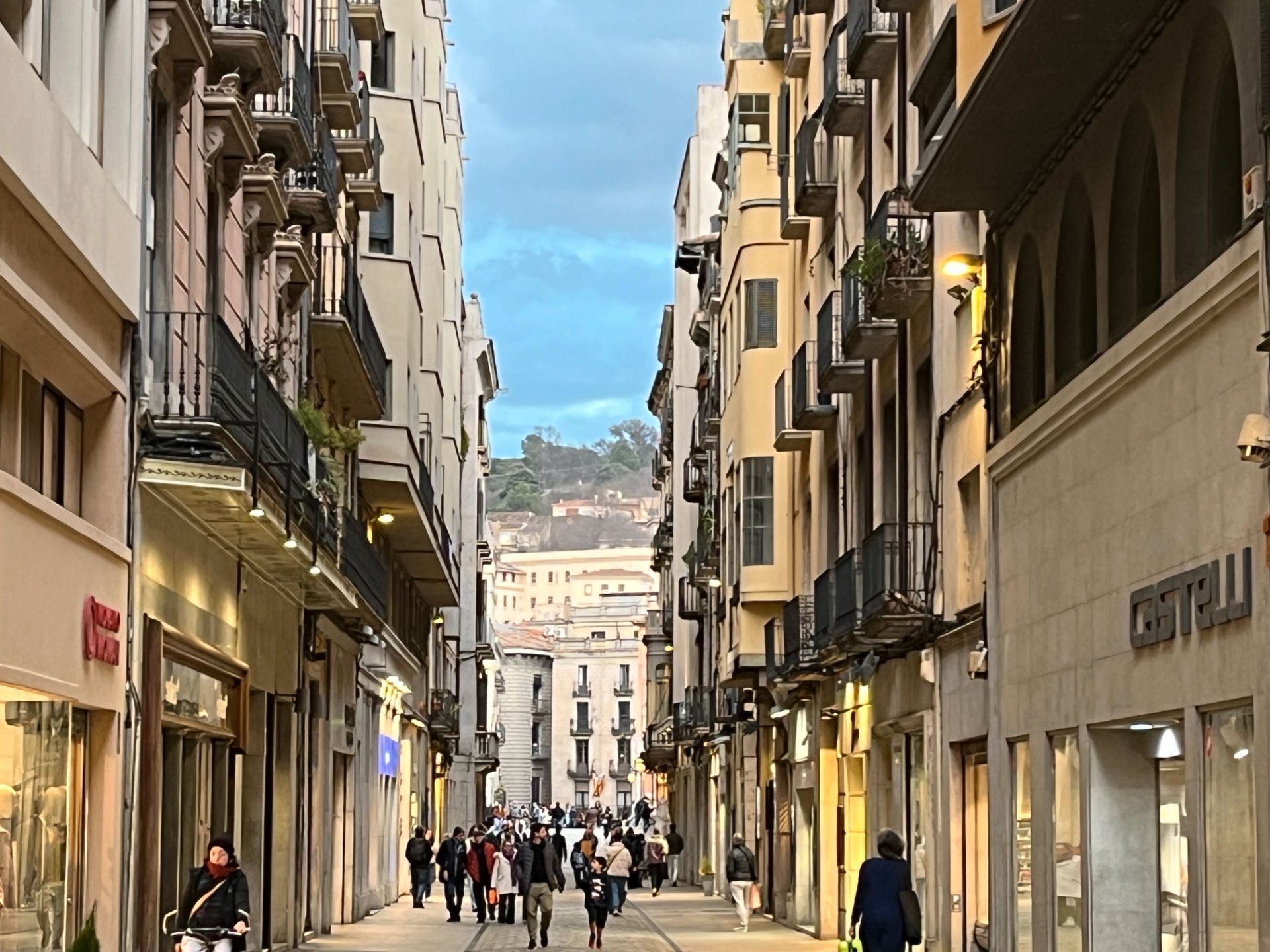 Exterior view of Office for sale in Girona Capital  with Air Conditioner and Balcony