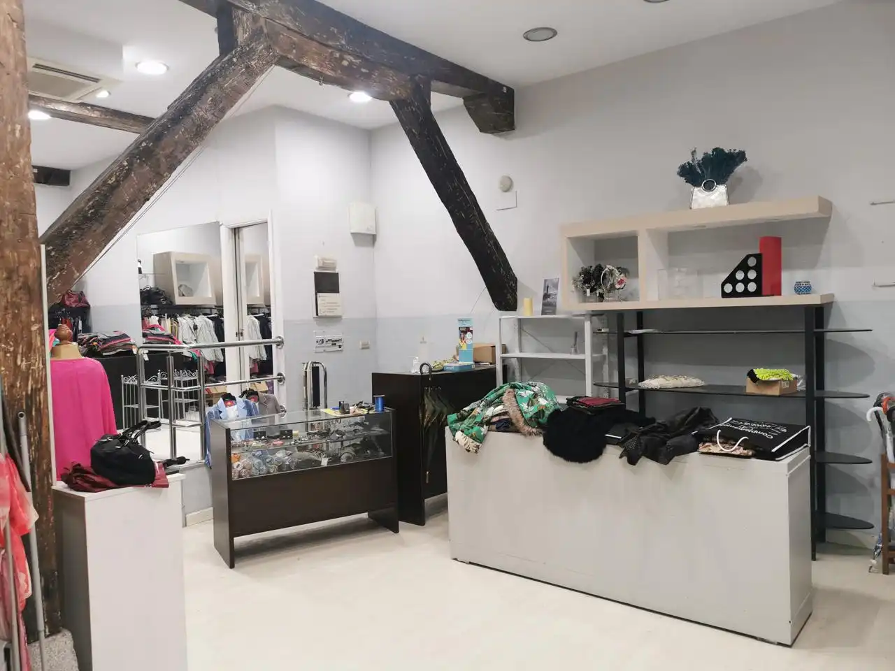 Local comercial en alquiler en Francisco De Quevedo, imagen 2