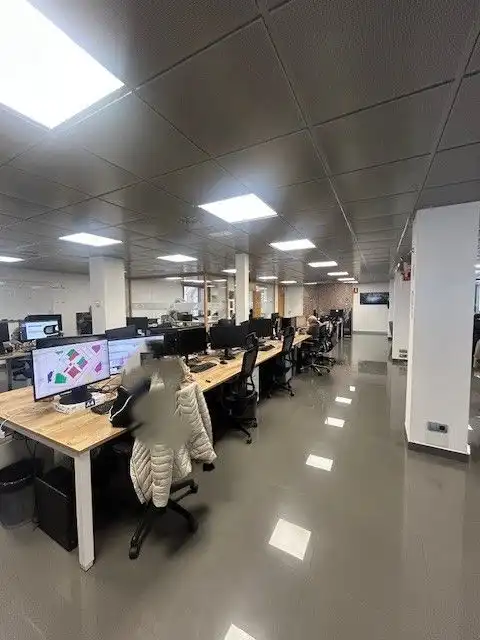 Office space with lift to rent in Eixample