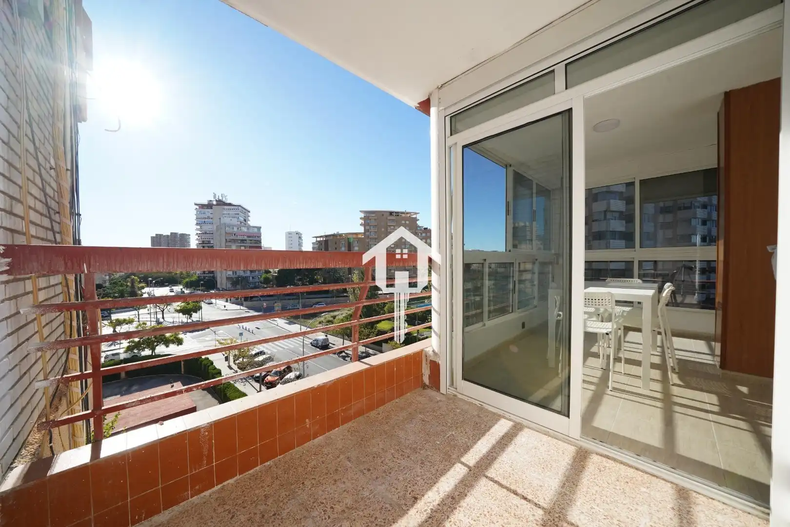 Vista exterior de Pis en venda en Alicante / Alacant amb Terrassa, Moblat i Piscina comunitària