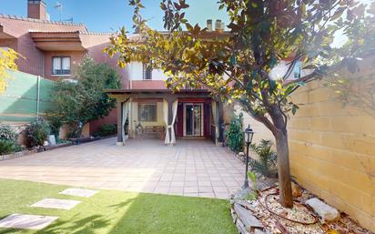 Garden of Single-family semi-detached for sale in Azuqueca de Henares  with Air Conditioner, Heating and Private garden