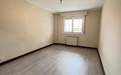 Bedroom of Flat for sale in Valladolid Capital  with Heating, Parquet flooring and Terrace