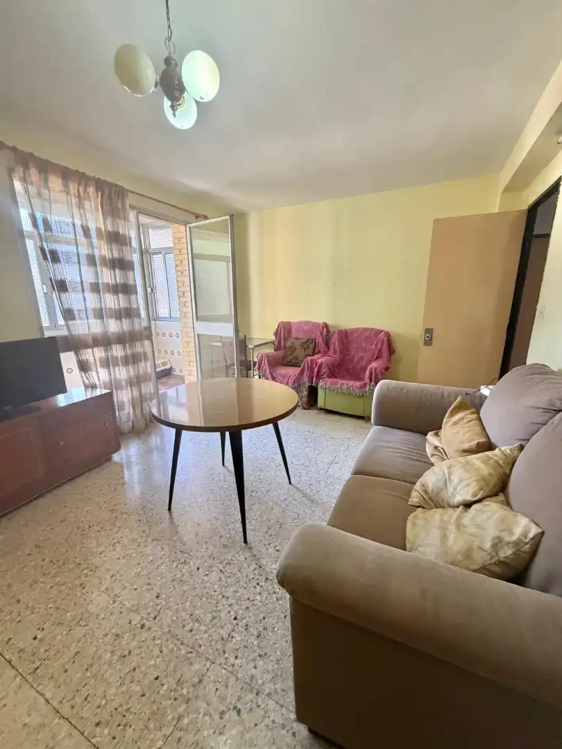 Sala d'estar de Pis en venda en Jaén amb Aire condicionat, Moblat i Balcó