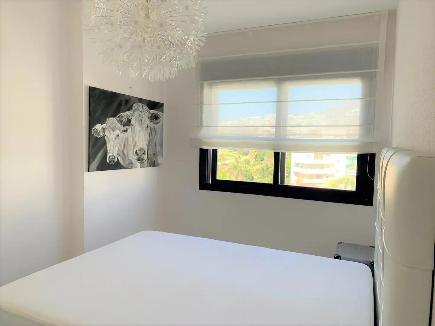 Schlafzimmer von Dachboden zum Verkauf in Estepona mit Klimaanlage, Heizung und Terrasse