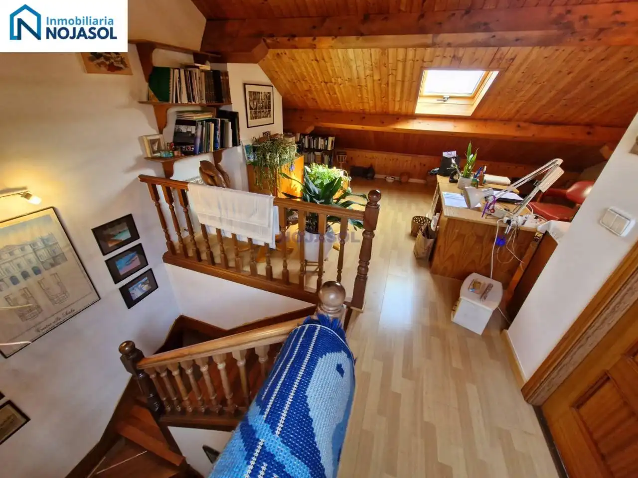Sala d'estar de Casa adosada en venda en Escalante amb Calefacció, Jardí privat i Parquet
