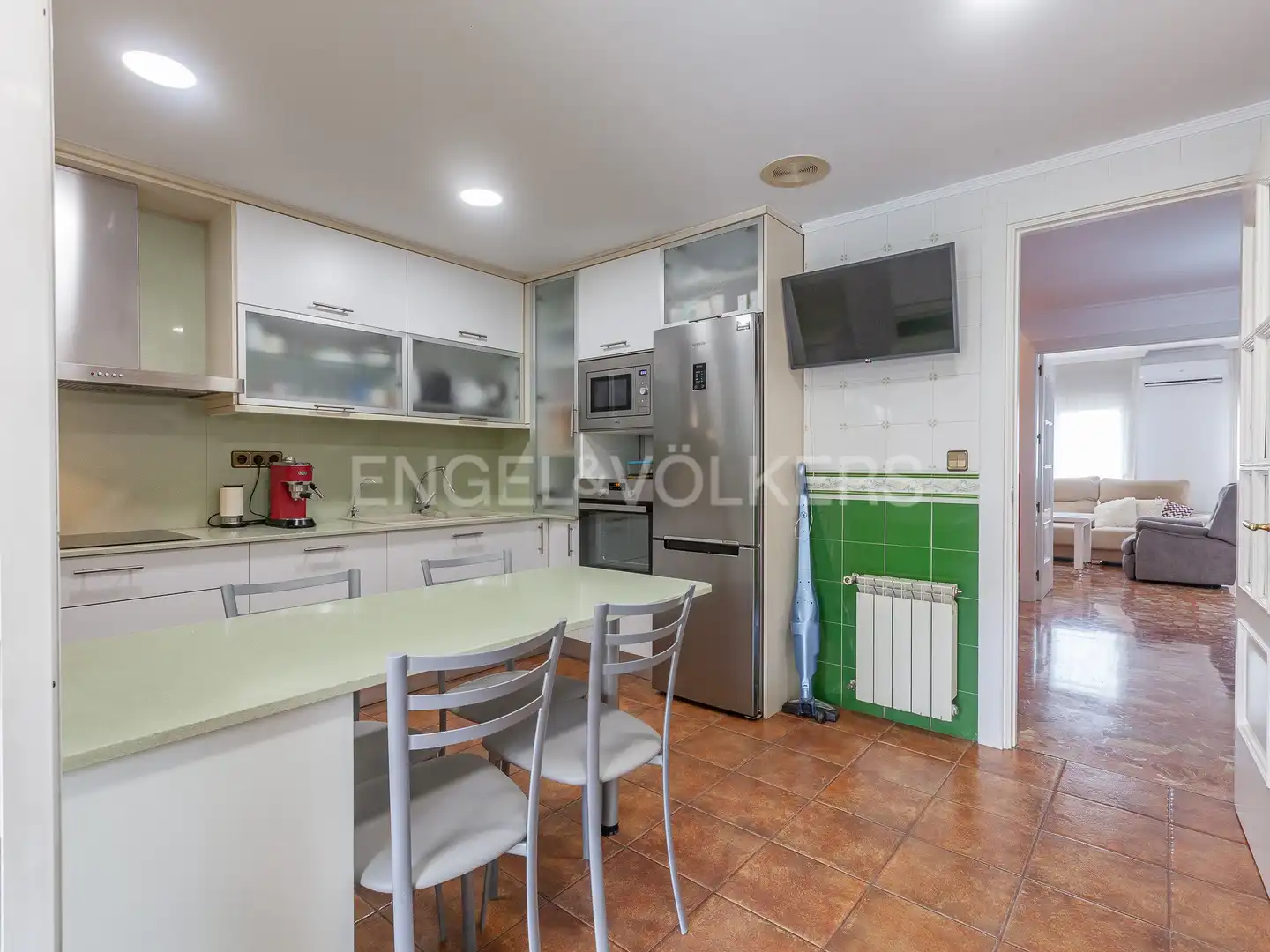 Cocina de Casa adosada en venta en Pineda de Mar con Aire acondicionado, Calefacción y Terraza
