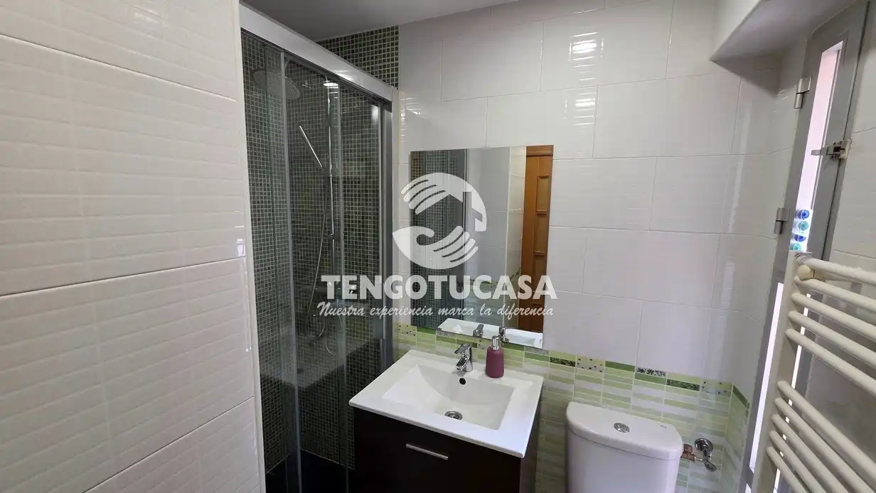 Bathroom of Flat for rent in Madrid  with Air Conditioner, Heating and Furnished
