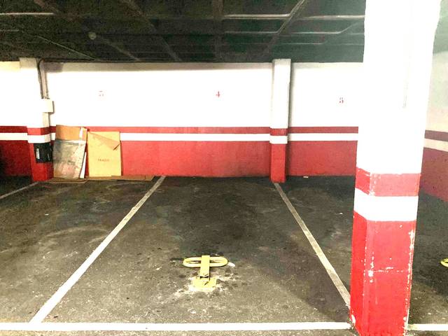 Garaje en Alquiler en Calle Padre Suarez, 21 en Santo Domingo - El Campillín