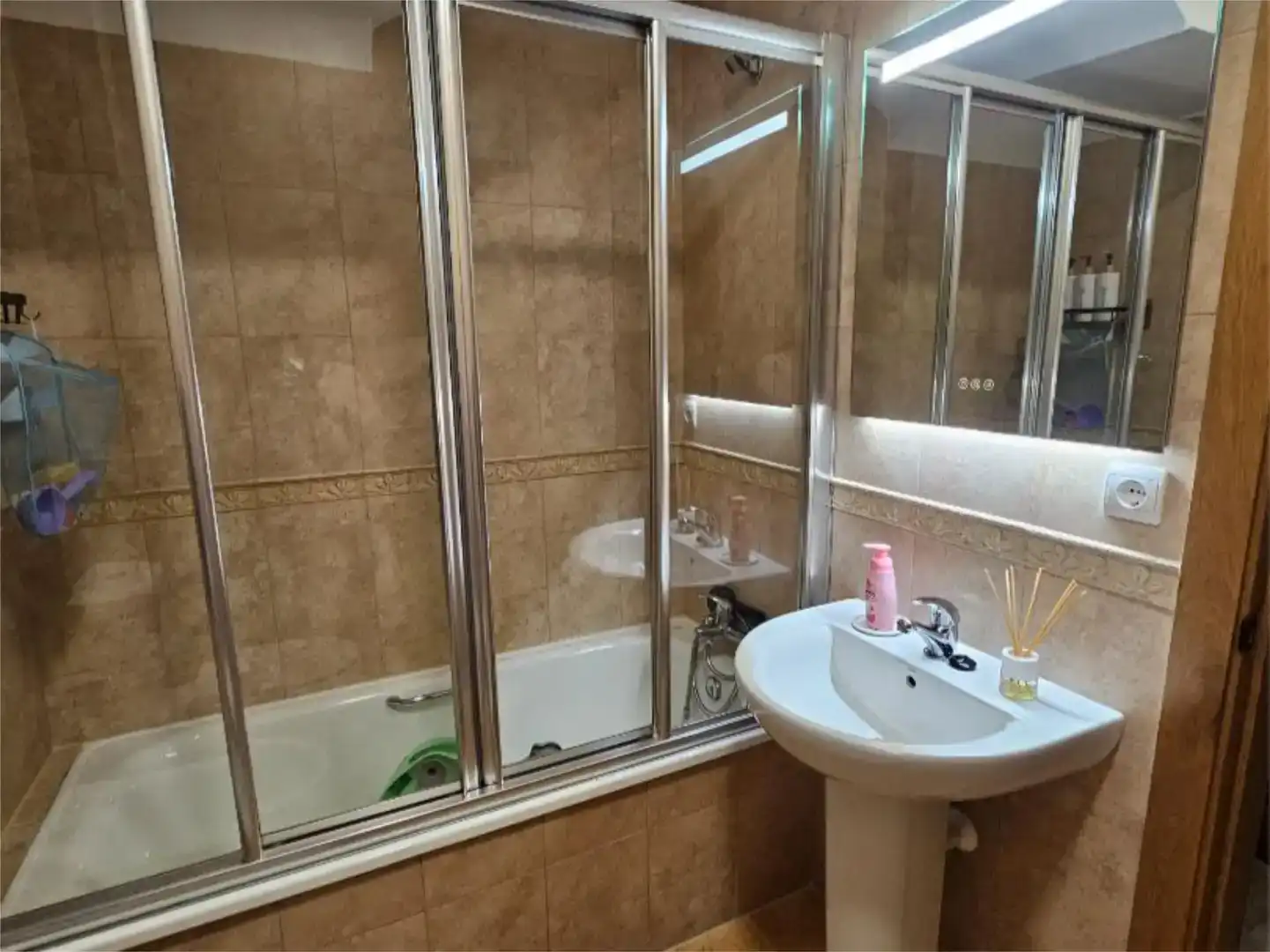 Baño de Piso en venta en Alcalá de los Gazules con Aire acondicionado y Balcón