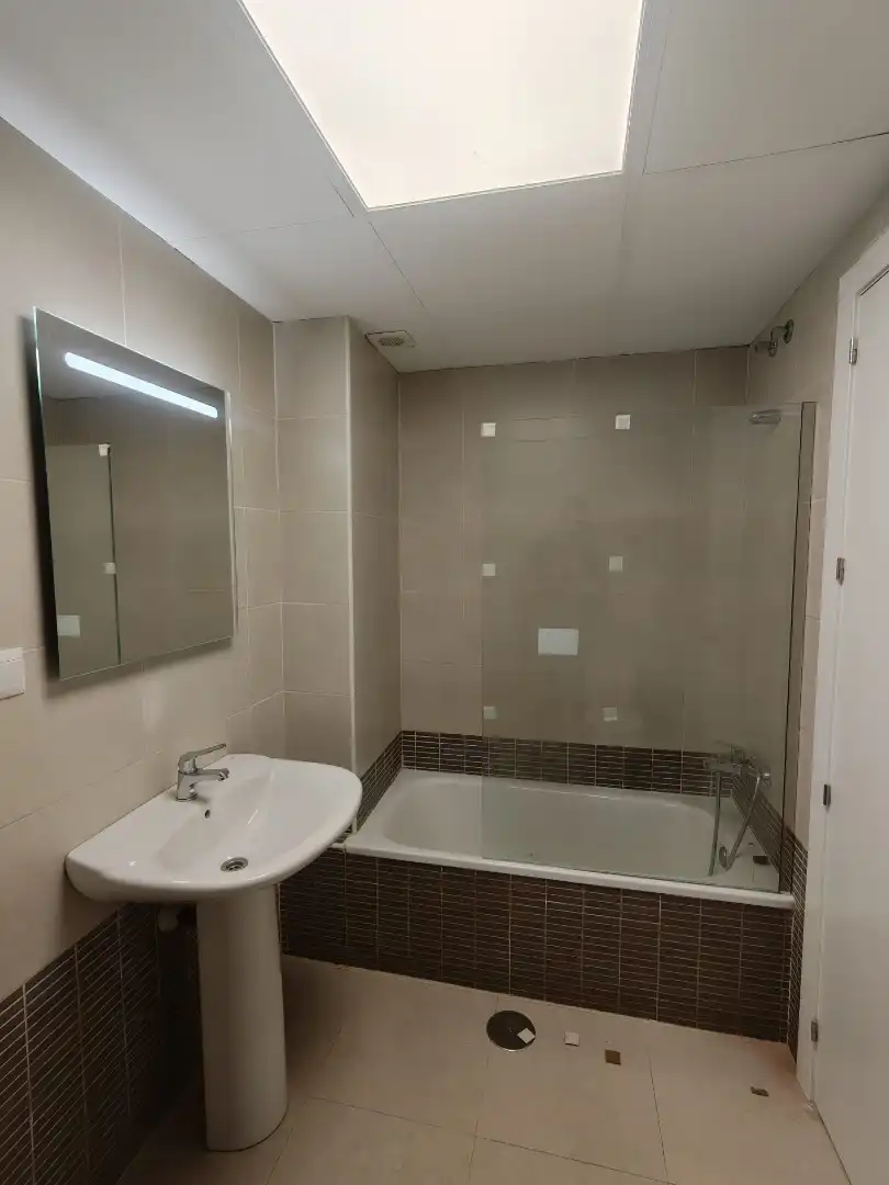 Bany de Apartament de lloguer en Almendralejo amb Moblat i Rentadora