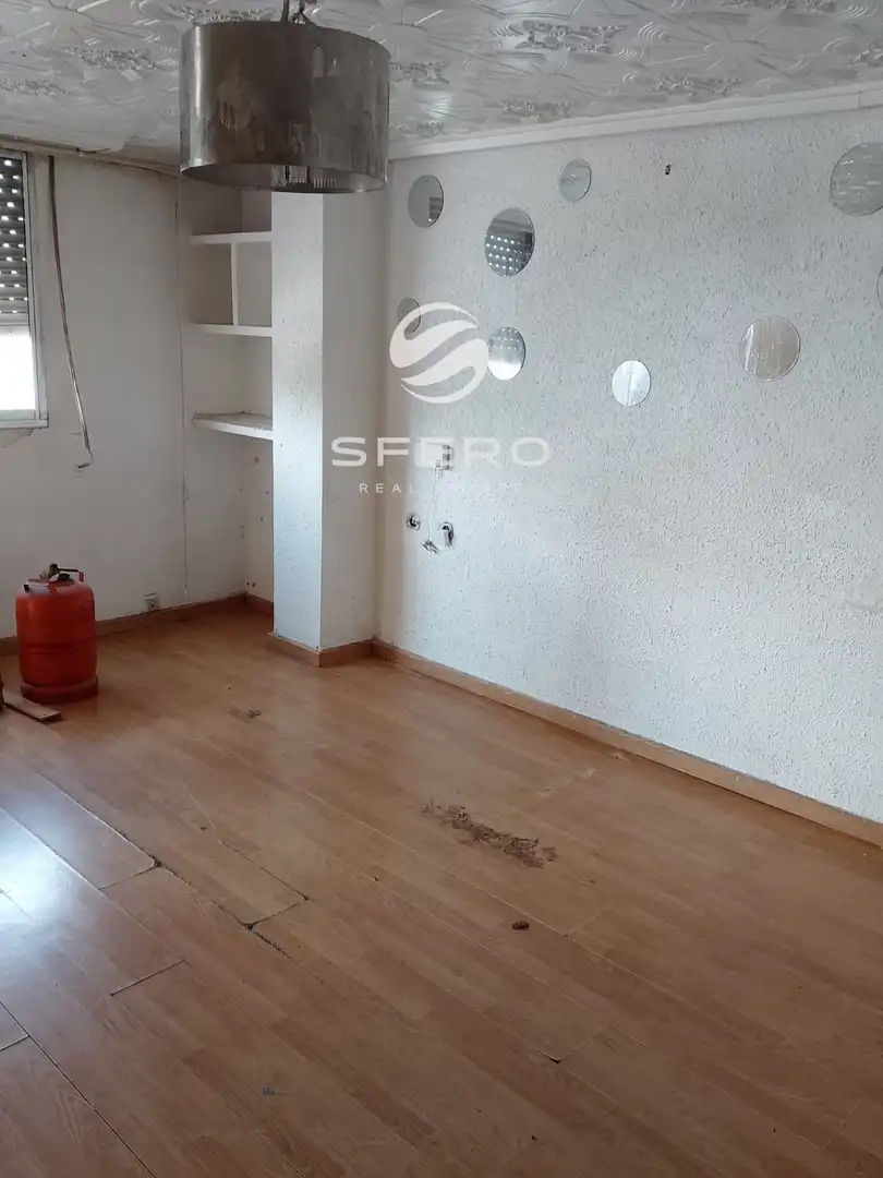 Appartement compact avec ascenseur à vendre à Avenida del País Valencia