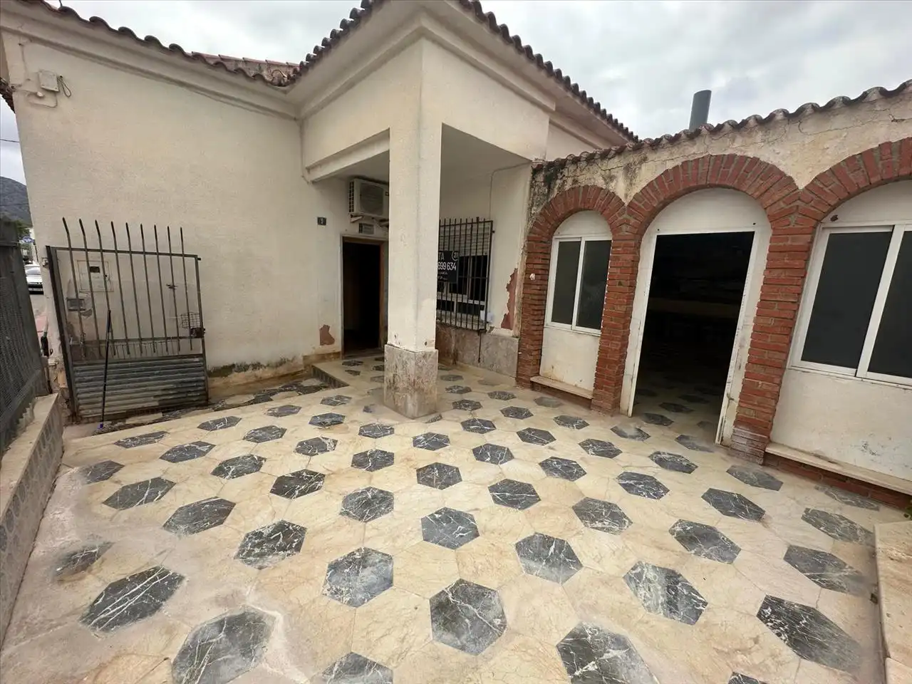 Vista exterior de Casa o chalet en venta en Algueña