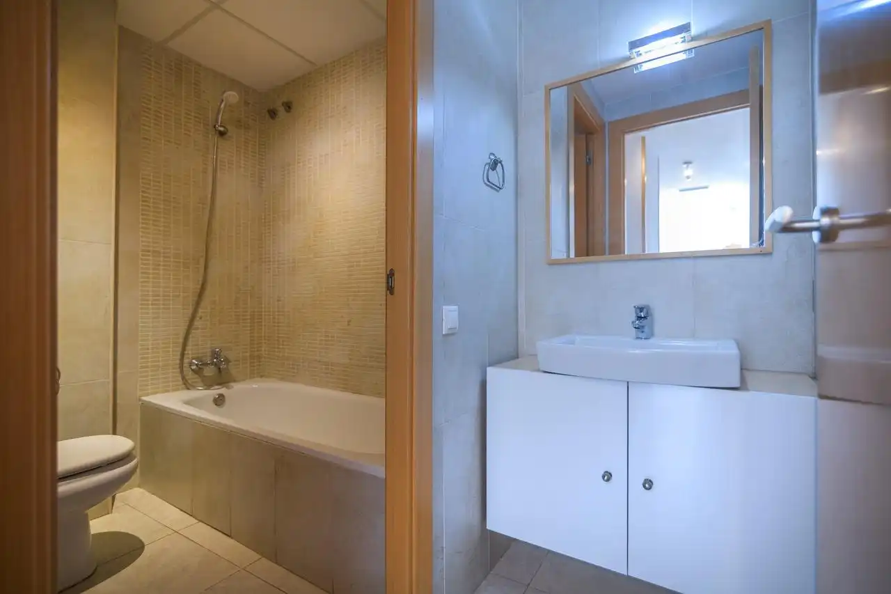 Baño de Ático en venta en Sitges con Calefacción, Terraza y Balcón
