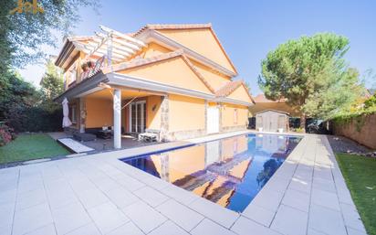 Piscina de Casa o xalet en venda en Galapagar amb Calefacció, Jardí privat i Terrassa