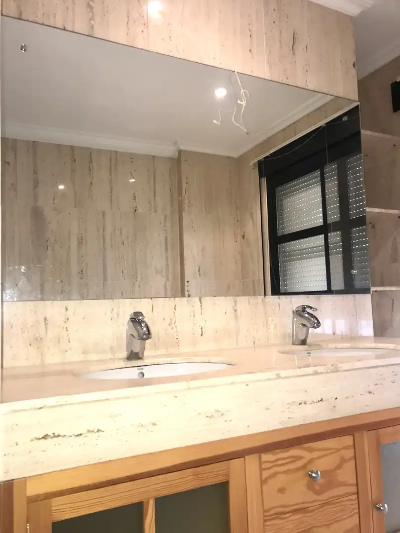 Baño de Casa adosada en venta en Plasencia con Aire acondicionado, Calefacción y Jardín privado