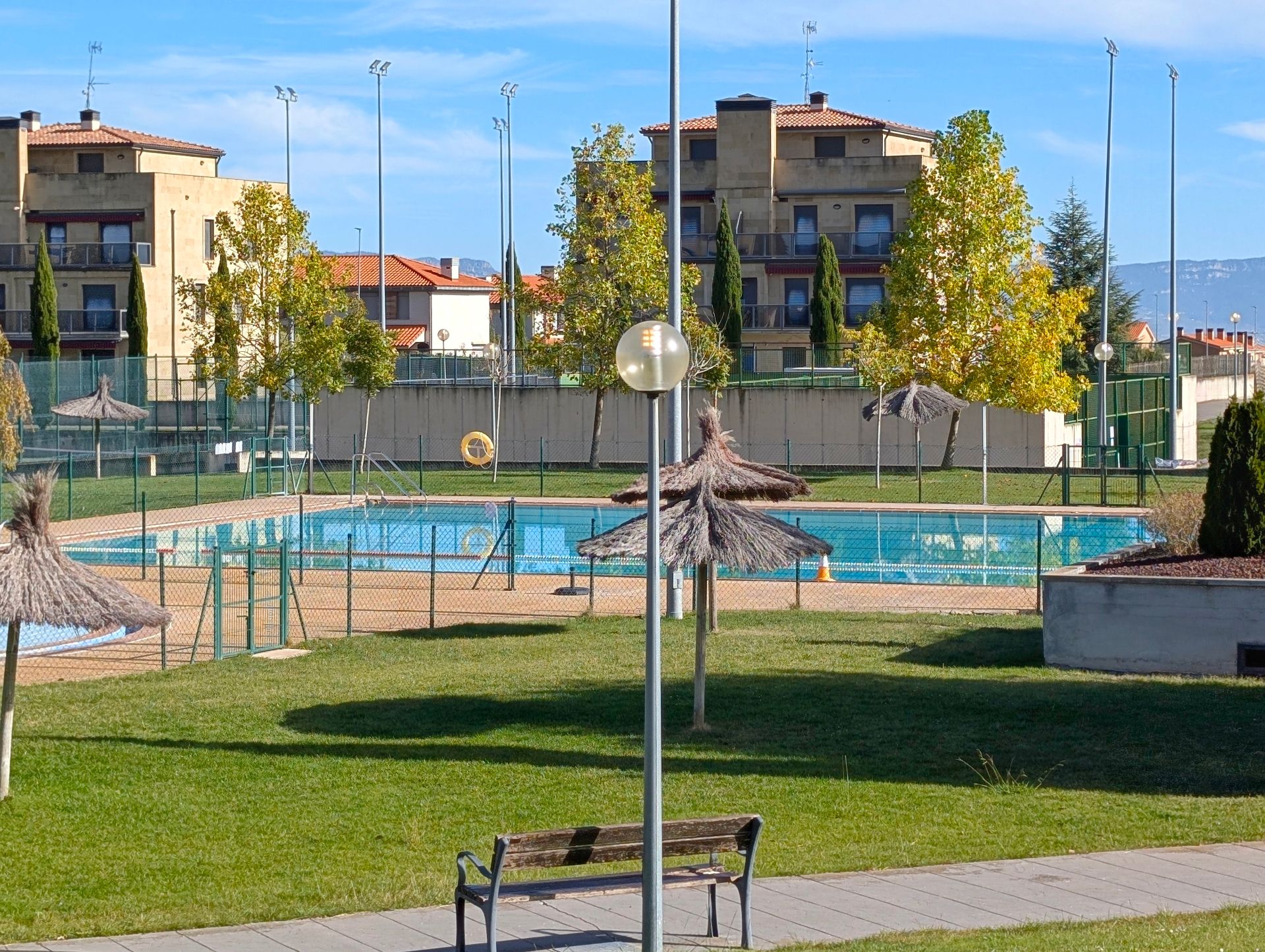 Piscina de Pis en venda en Cirueña amb Calefacció, Jardí privat i Terrassa