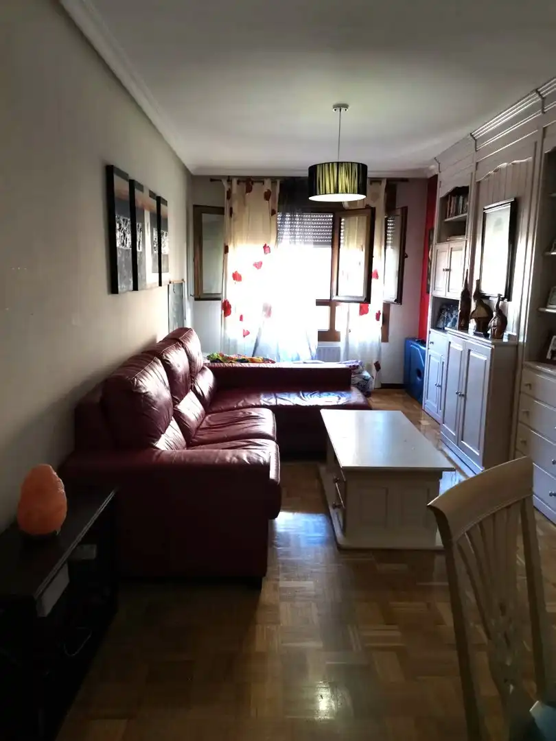 Sala d'estar de Pis en venda en Gijón  amb Calefacció i Parquet