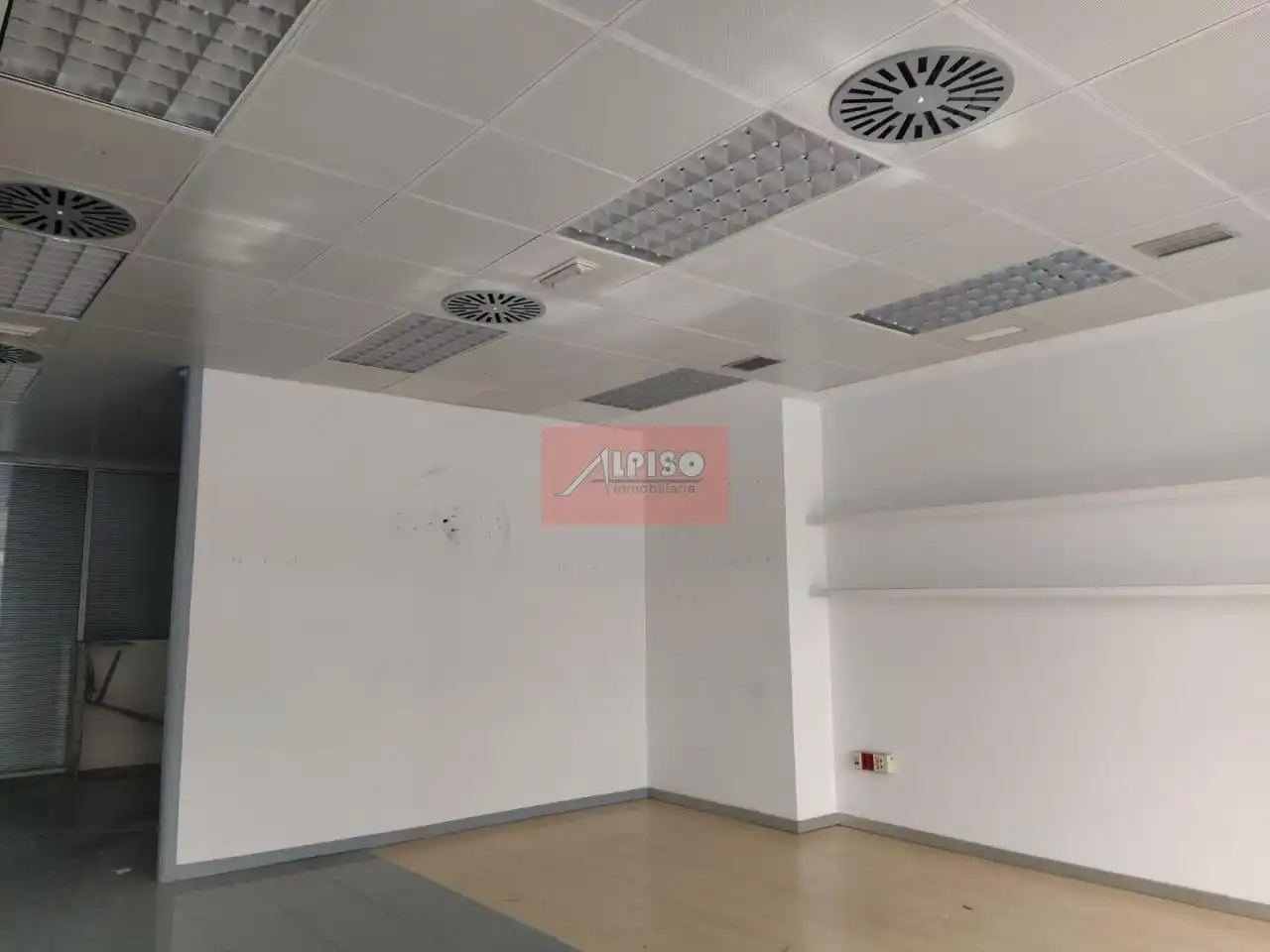 Local comercial de lloguer a Ventiun, imagen 4