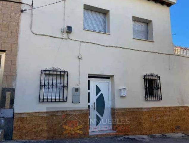 Casa-chalet en Venta en  Alta San Cayetano en Tíjola
