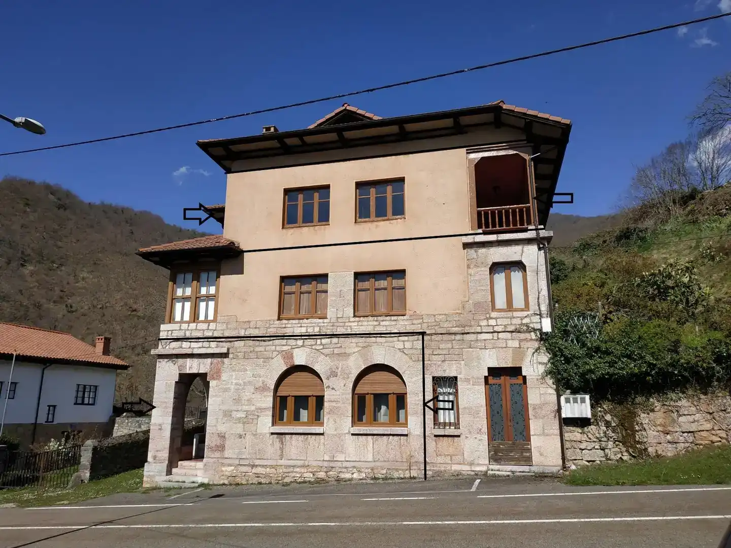 Vista exterior de Pis en venda en Oseja de Sajambre amb Balcó