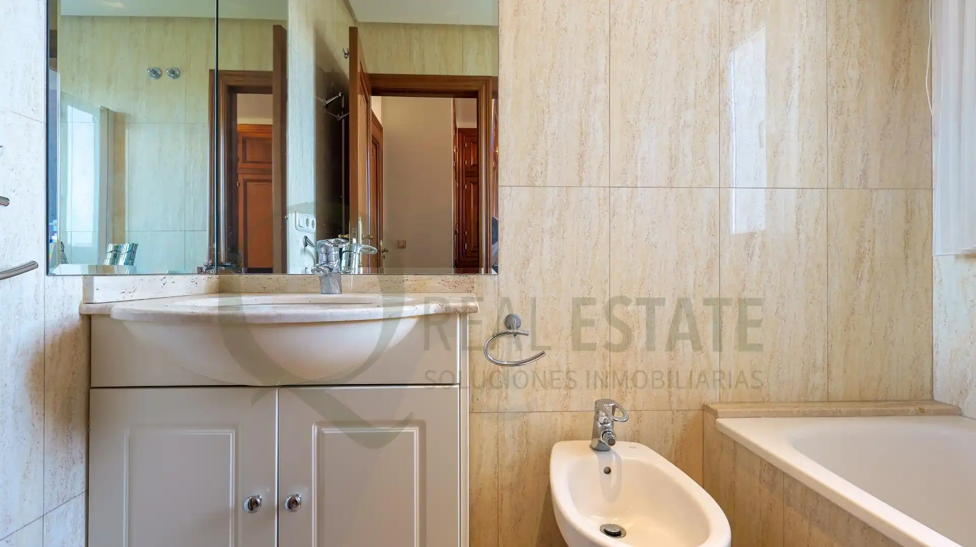 Badezimmer von Dachboden zur Miete in Alicante / Alacant mit Klimaanlage, Privatgarten und Terrasse